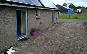 Logeerruimte in gerenoveerde boerderij in Wachtum